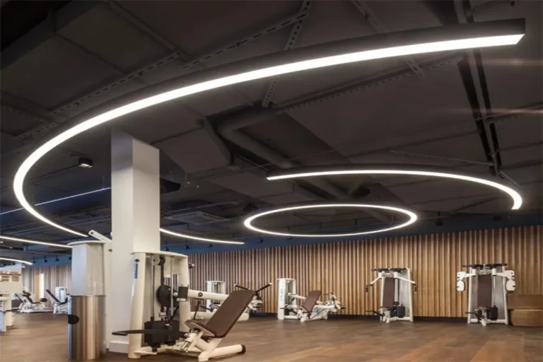 ترندهای نورپردازی در سال ۲۰۲۵ و کاربرد چراغ مدرن در پروژه‌های معماری ایران